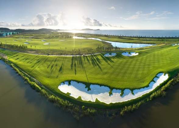 Dragon Golf Links