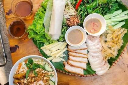 Banh Trang Cuon Thit Heo Da Nang: How to Eat This Local Specialty