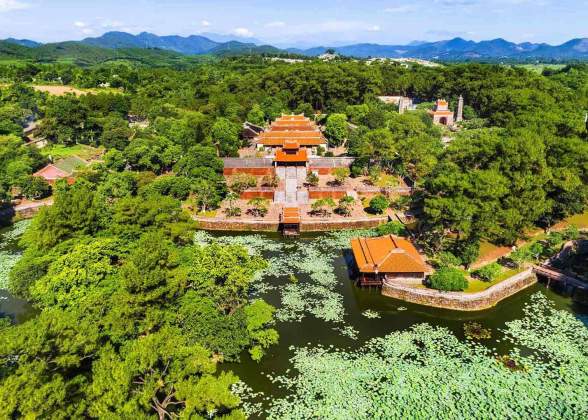 Hai Van Pass and Hue City Tour